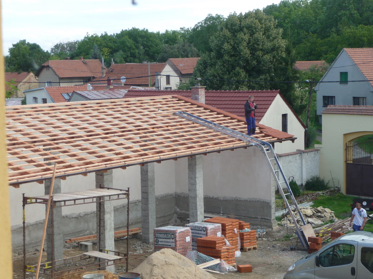 Stavba kůlny, 2011